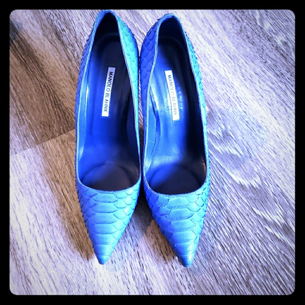 Blue python Manolo Blahnik pumps